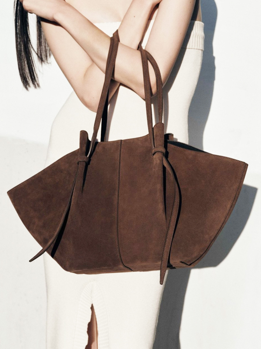 Wide elegant bag